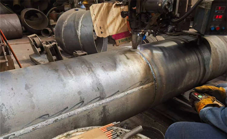 2420mm螺旋鋼管，內直徑1800mm螺旋管-1820mm螺旋焊管，2820螺旋管廠家，鎖扣鋼管樁廠家